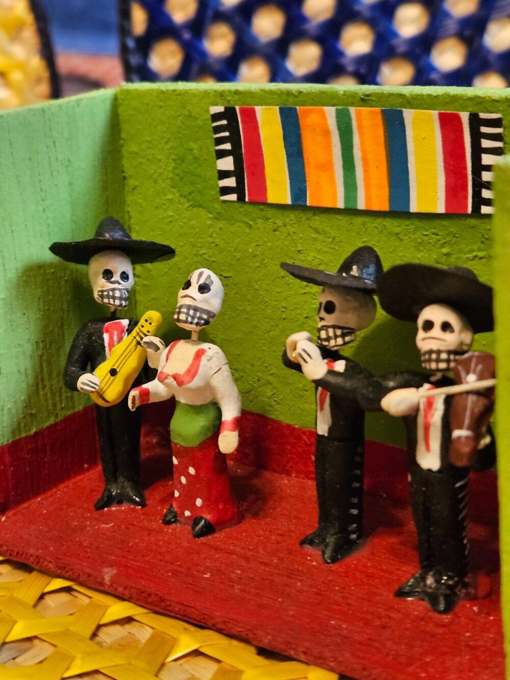 VINTAGE OAXACAN MUERTOS MARIACHI BAND WIRE AND CLAY AND WOOD SCULPTURE DIORAMA